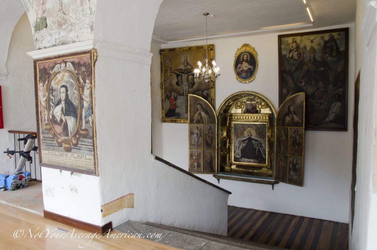 Ejemplos de la obra de arte: esto es lo que se mantiene en las pasarelas exteriores. Ese interior almacenado es aún más hermoso | ©Ángela Drake