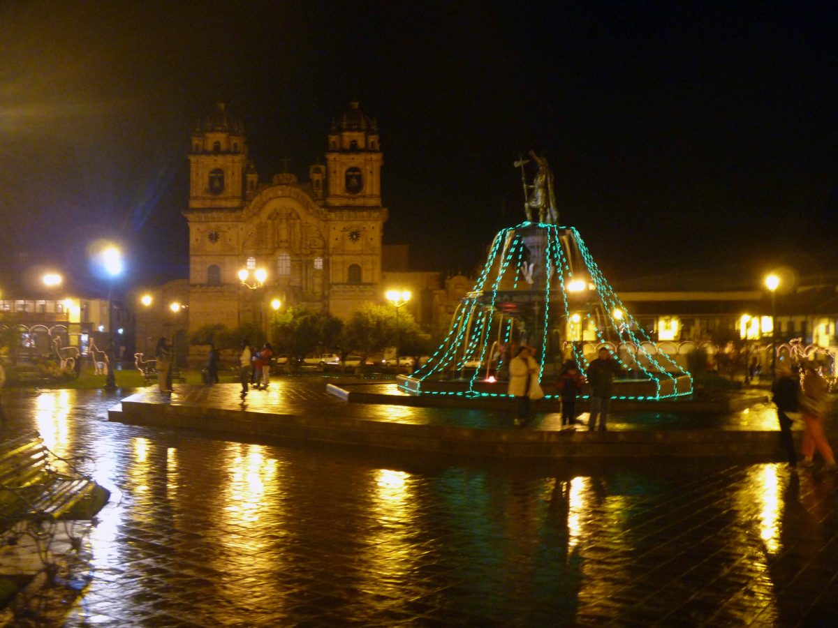 Plaza de Armas con la Catedral al fondo, Cusco, Perú | ©Ángela Drake