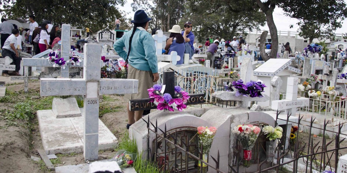 Día de los Difuntos, Cementerio Calderón, Quito, Ecuador | ©Angela Drake