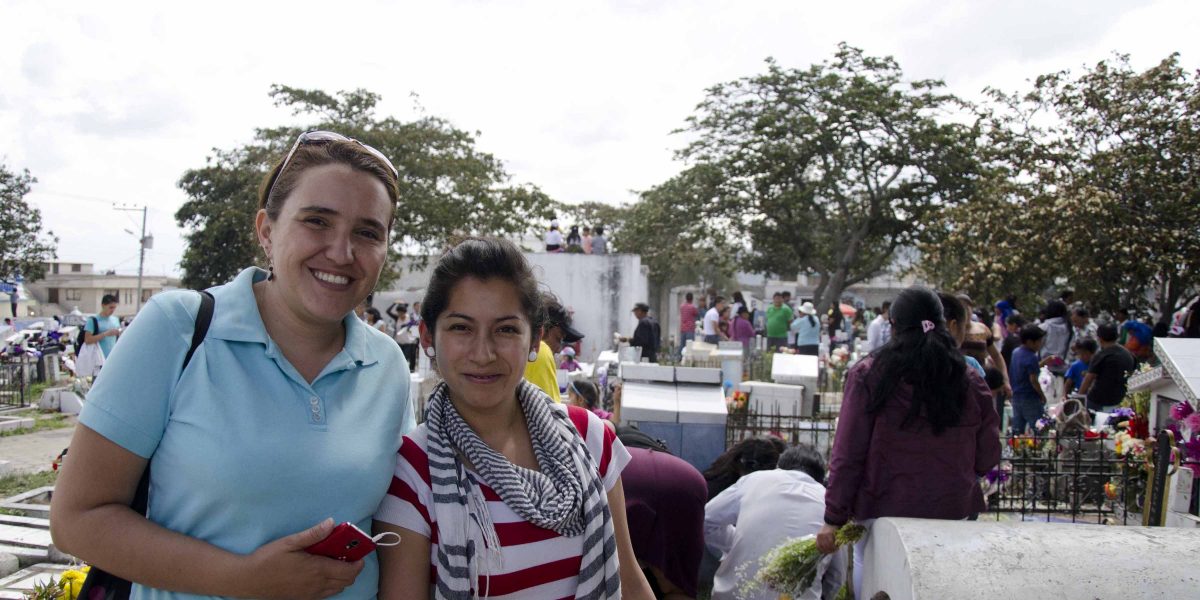 Irma Bartels y Dayana Montufar, estudiantes de la Universidad de Especialidades Turísticas (UCT) | ©Angela Drake