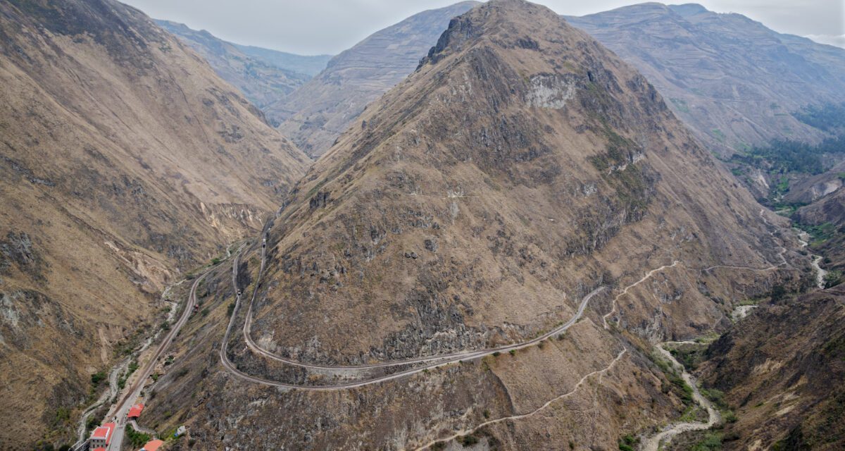 Alausí Welcomes Back the Nariz del Diablo Tourist Train