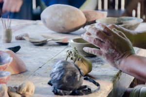 Traditional Quichua Pottery Making, Puerto Napo, Ecuador | ©Angela Drake /Ecuador Por Mis Ojos