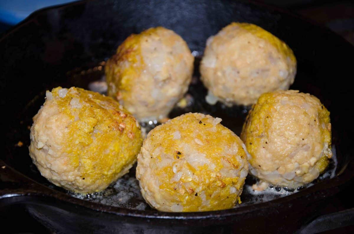 Cook until browned on all sides; recipe for Bolón de Verde