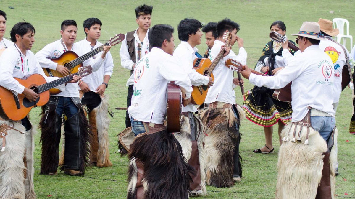 Banda toca Musica Andina en la Celebración Mushak Nina, Cochasquí, Ecuador | ©Ángela Drake