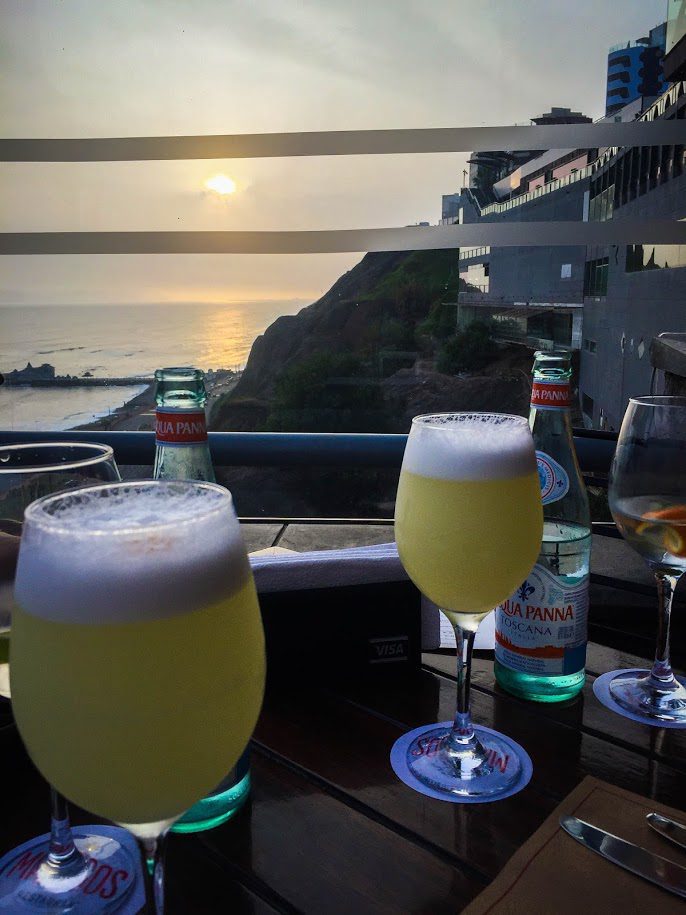 Sunset with Pisco Sours in Lima, Peru | ©Laura Frasse