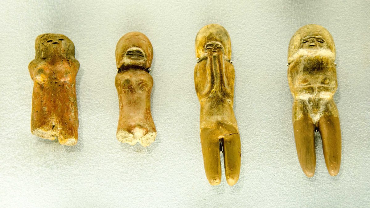 Estas figuras similares a Venus son comunes a la cultura Valdivia, que se encuentra en las provincias costeras de Santa Elena, Manabí y El Oro; 3500-1500 a.