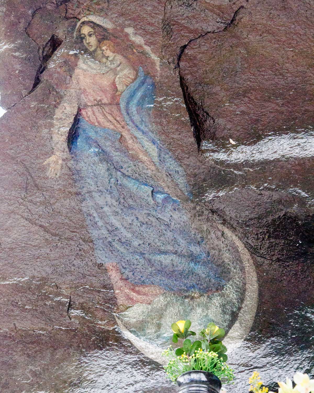 Close-up of the painting of the Virgen de Alambí, Ecuador | ©Angela Drake