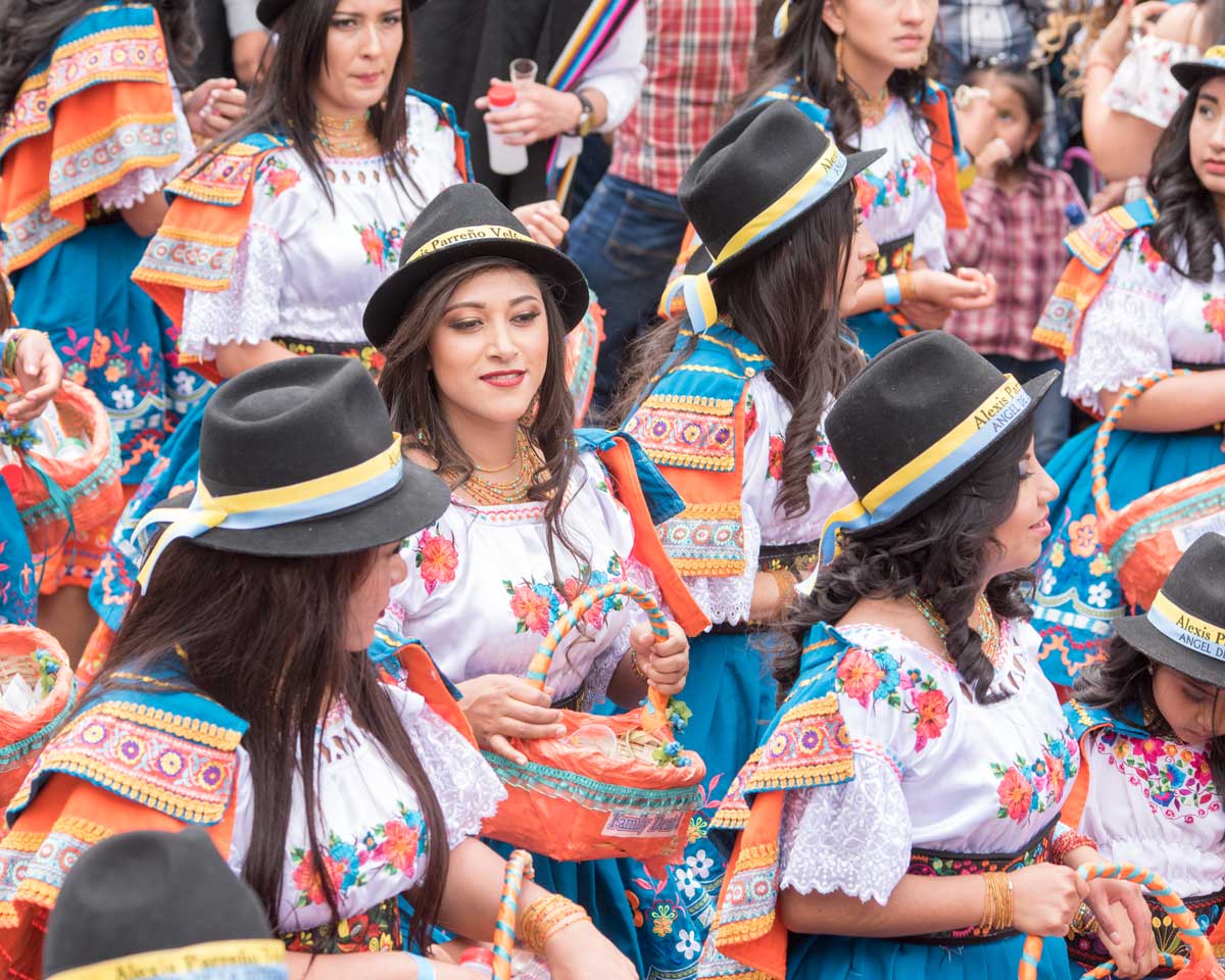 Las Cholas "Ofrenderas", Mama Negra, Latacunga, Ecuador | ©Angela Drake