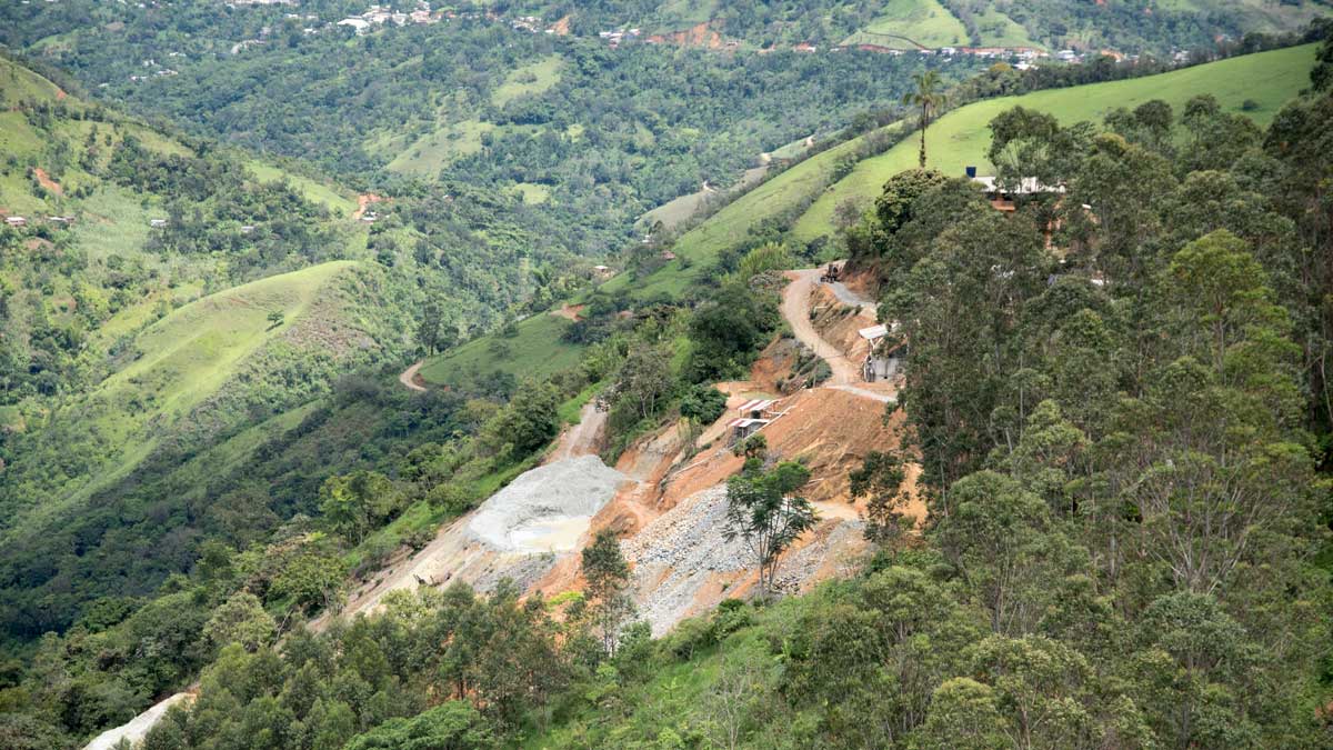 Gold mining near Huertas, Ecuador | ©Angela Drake