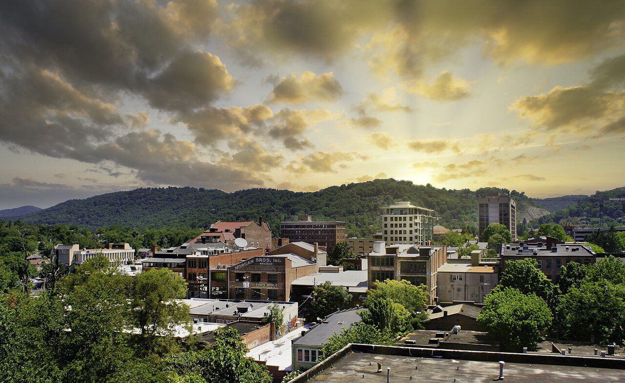 Downtown Asheville Downtown Asheville, North Carolina | Creative Commons 4.0 International License | Harrison Keely, photographer | https://commons.m.wikimedia.org/wiki/File:Downtown_Asheville,_North_Carolina_01.jpg